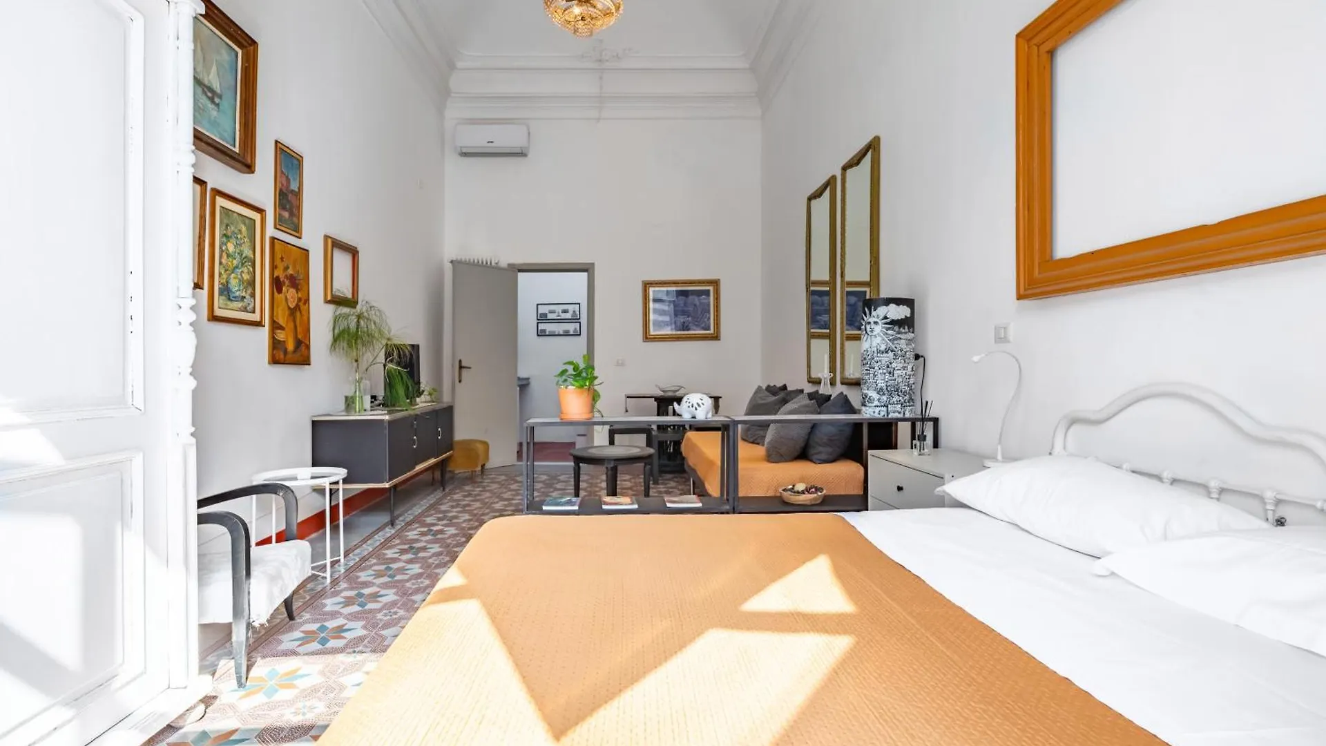 Elegant Apt Steps From Castello Ursino In Catania