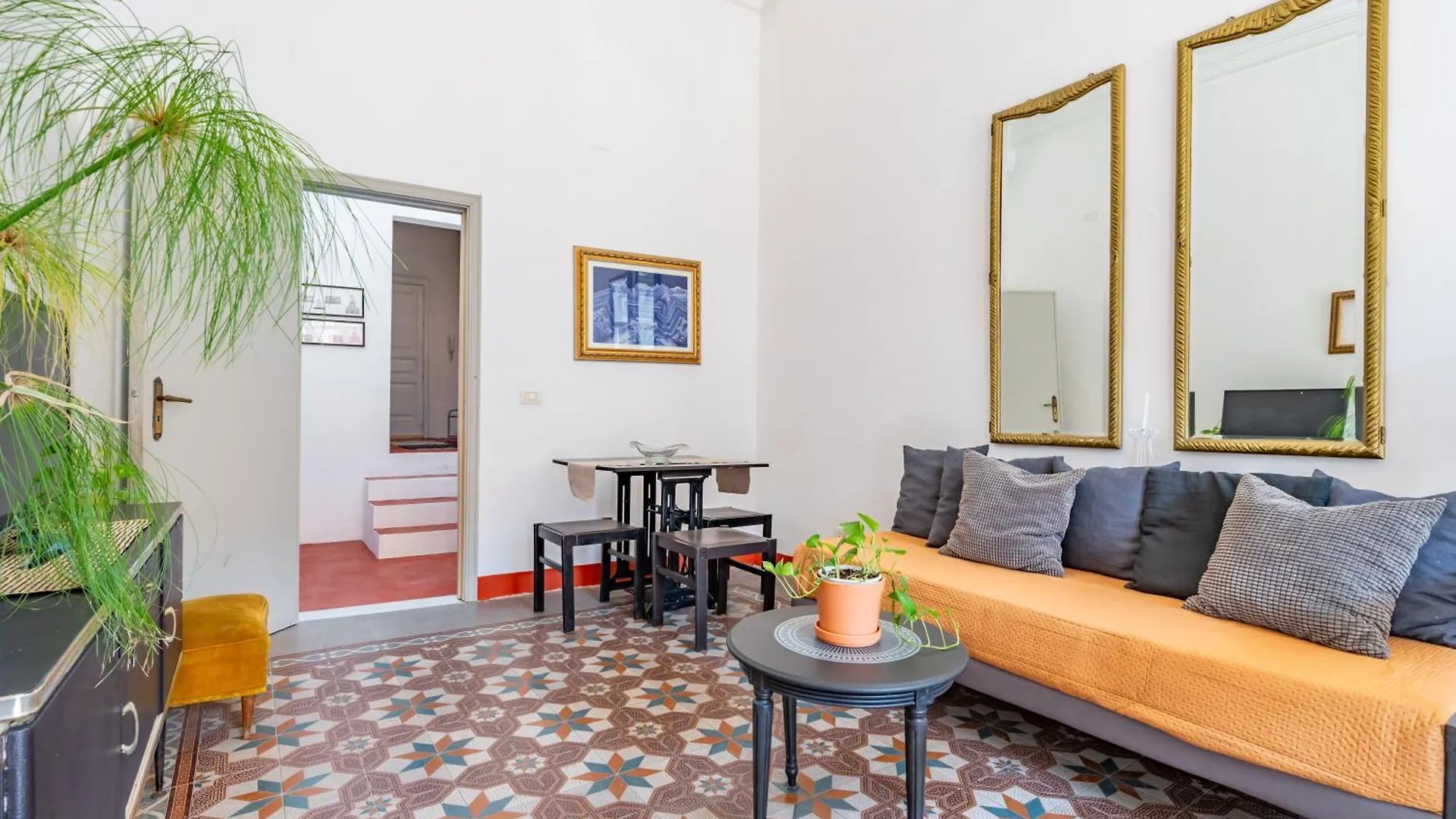 Elegant Apt Steps From Castello Ursino In Catania Apartment