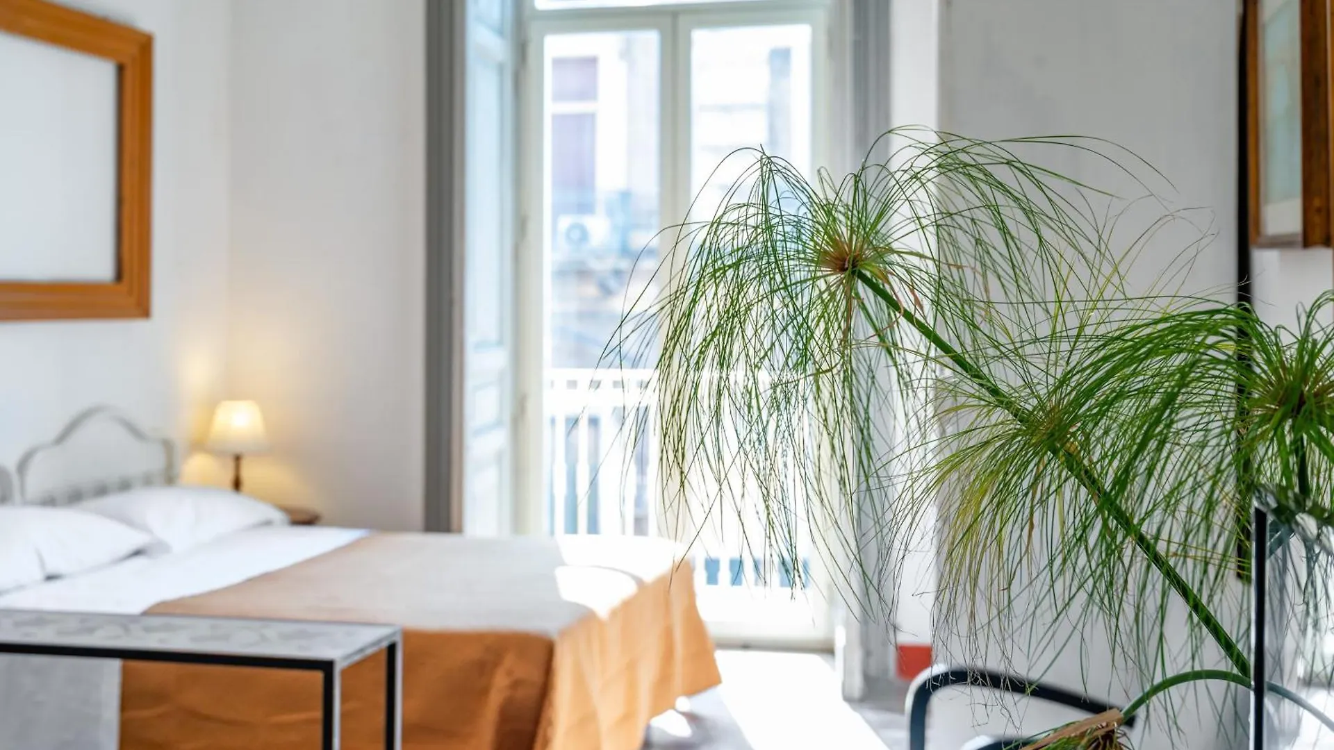 Elegant Apt Steps From Castello Ursino In Catania Apartment