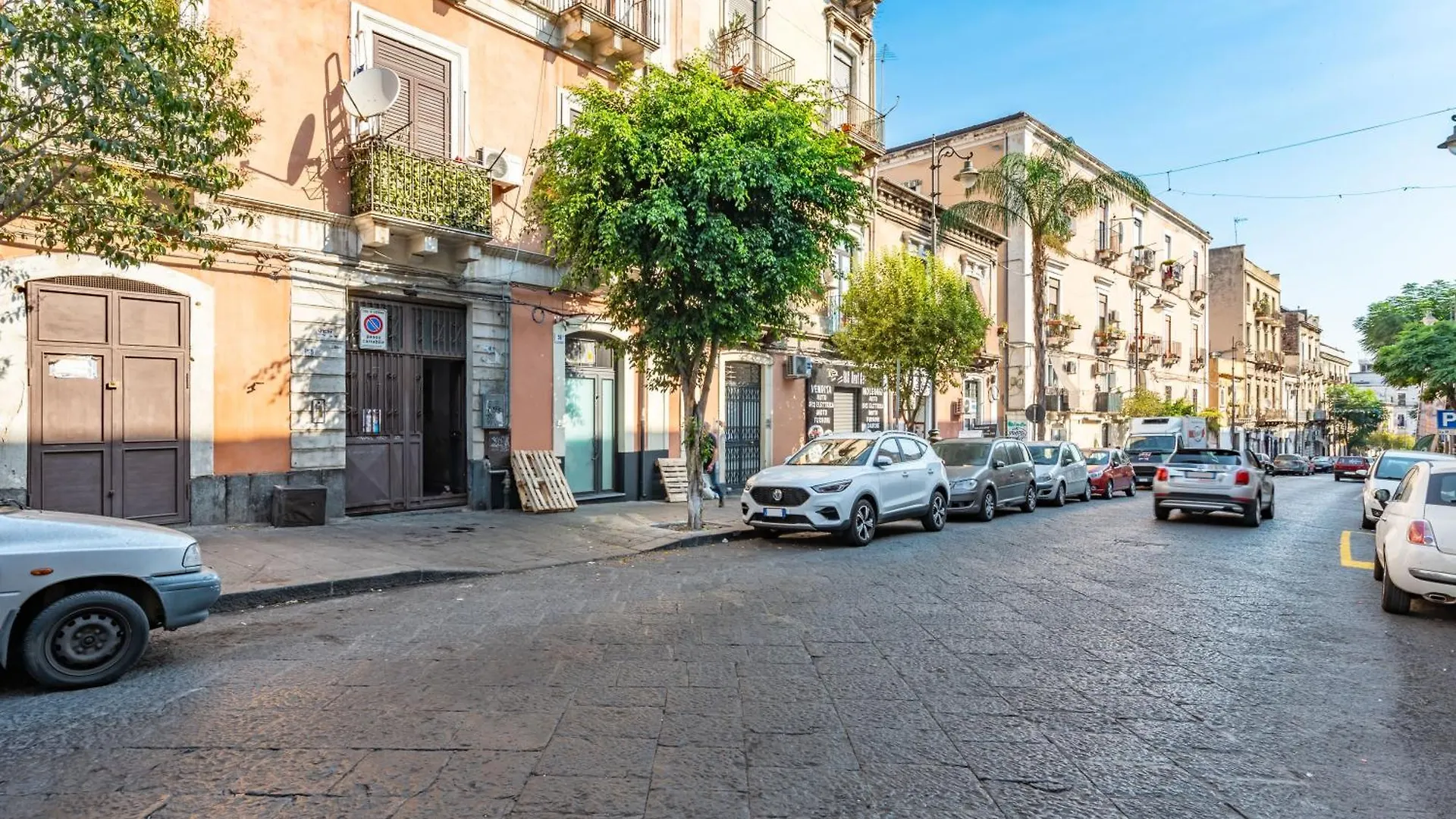 Elegant Apt Steps From Castello Ursino In Catania